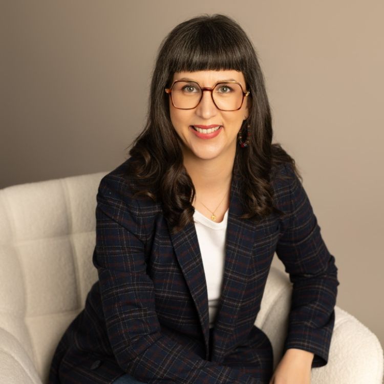 Portrait d'Elise Macé - Consultante communication freelance Nantes et Loire-Atlantique